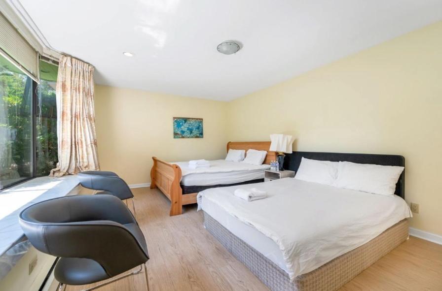 Stylish & Central Vancouver Retreat - Steps From Local Attractions! 아파트 외부 사진