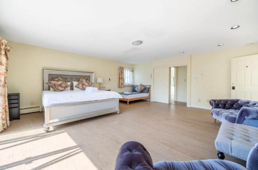 Stylish & Central Vancouver Retreat - Steps From Local Attractions! 아파트 외부 사진