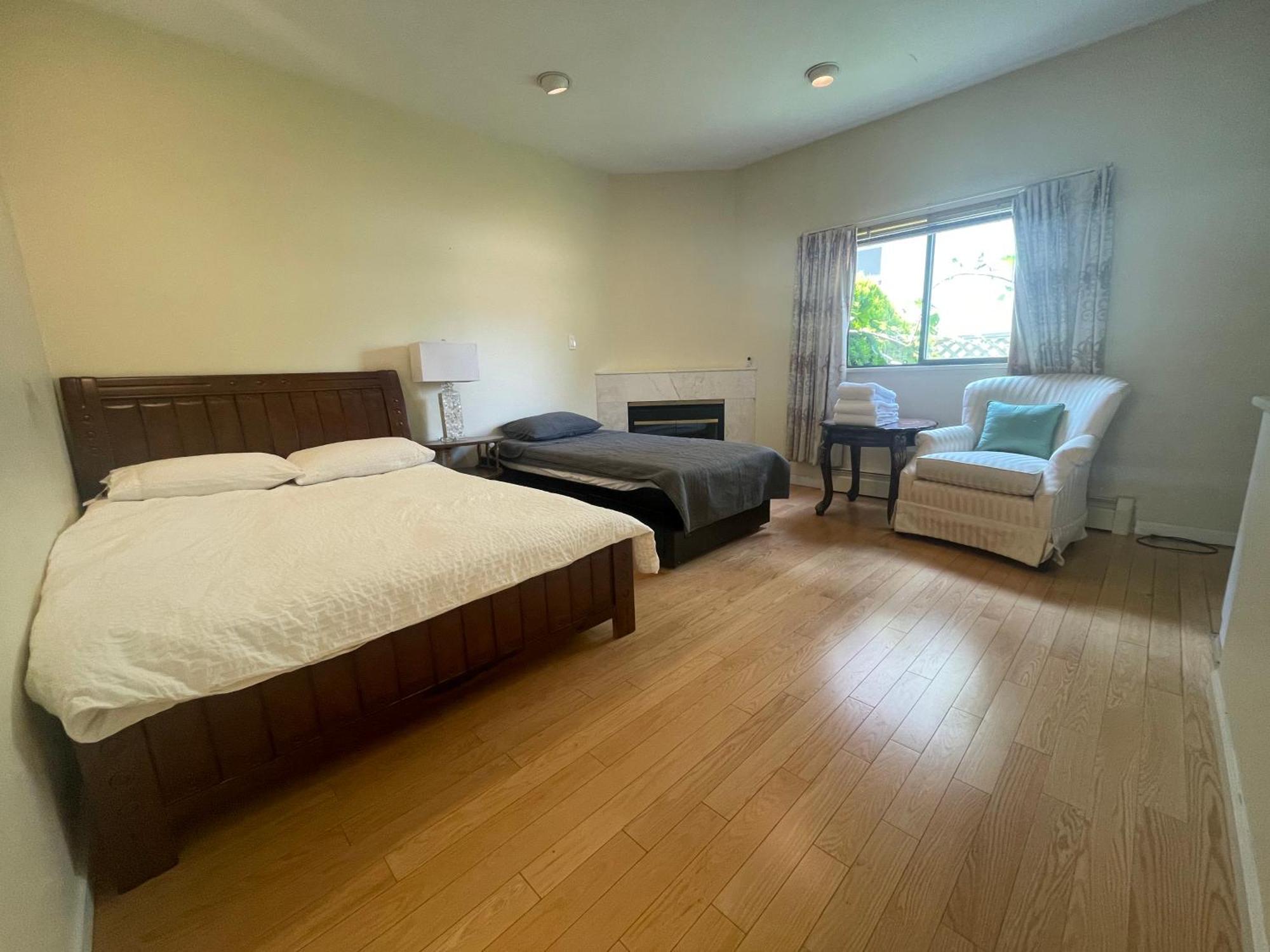 Stylish & Central Vancouver Retreat - Steps From Local Attractions! 아파트 외부 사진